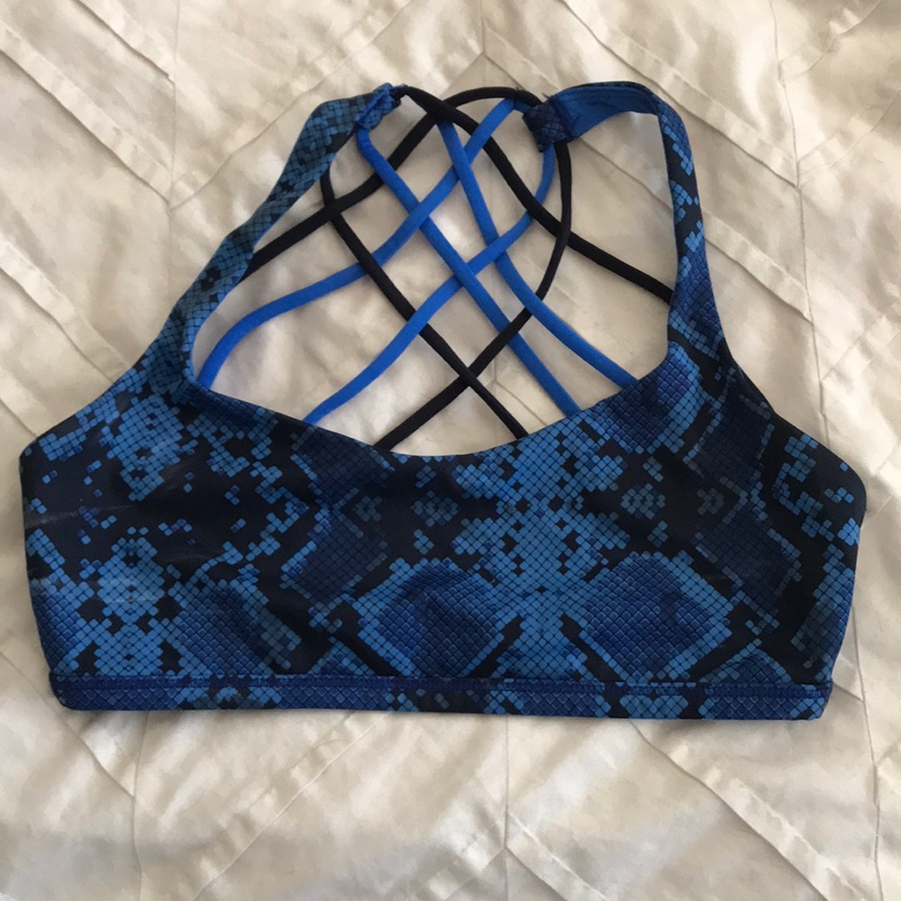 Lululemon Free To Be bra size 6